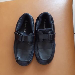 American Eagle boys shoes size 1 black